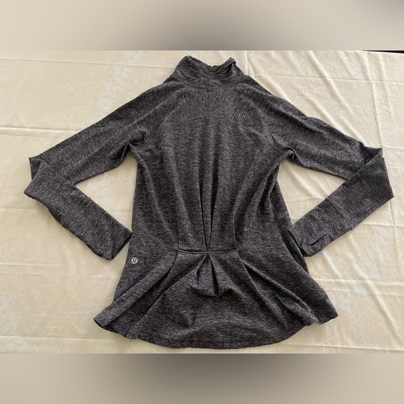 Lululemon Warm Your Core Long Sleeve Tee Heathered Black size 6 - Picture 6 of 14